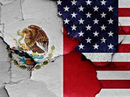 L’Nssf replica alla denuncia del governo messicano contro i produttori americani di armi L’Nssf replica alla denuncia del governo messicano contro i produttori americani di armi: bandiera di messico e stati uniti dipinta su muro