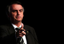 Più fucili in Brasile: ecco Bolsonaro sulle armi Più pistole in Brasile ecco Bolsonaro sulle armi