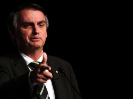 Più fucili in Brasile: ecco Bolsonaro sulle armi Più pistole in Brasile ecco Bolsonaro sulle armi