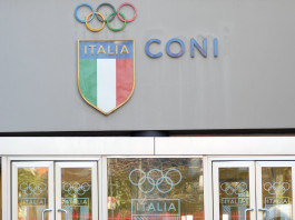 Controversia tra Fitav e Fidasc, chiesto intervento del Coni Controversia tra Fitav e Fidasc: ingresso del palazzo del Coni