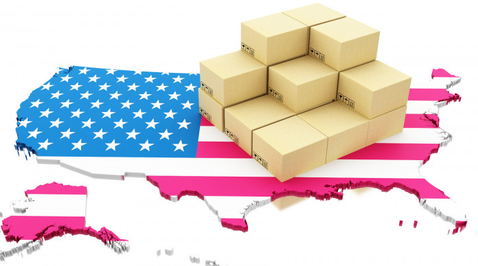 Armi importate in America: immagine concettuale, scatole su mappa degli stati uniti con bandiera americana