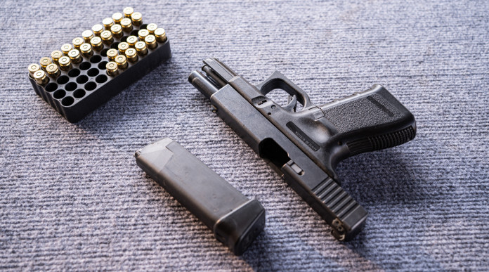 Calibro 9x19 per uso civile: pistola calibro 9x19 parabellum con munizioni