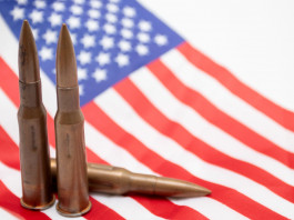 Mercato delle armi in America: ecco i dati a metà ottobre Mercato delle armi in America: tre munizioni su bandiera americana