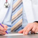 Rinnovo del porto d’armi: il commento legale Rinnovo del porto d’armi: medico firma certificato