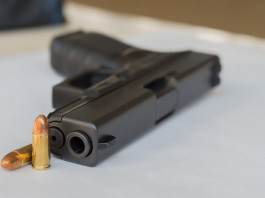 Abolito il divieto di usare il calibro 9×19 in armi corte in Italia Abolito il divieto di usare il calibro 9x19 in Italia: pistola calibro 9x19 Parabellum con munizioni