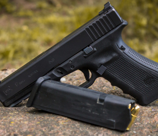 Calibro 9×19 in Italia: si va in aula Calibro 9x19 in Italia: pistola calibro 9x19 con caricatore