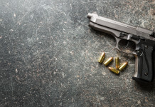 Disegni di legge sulle armi: il commento di Unarmi Disegni di legge sulle armi: pistola con munizioni