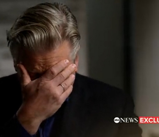 La prima intervista di Alec Baldwin dopo l’incidente mortale sul set di Rust La prima intervista di Alec Baldwin dopo l’incidente mortale sul set di Rust