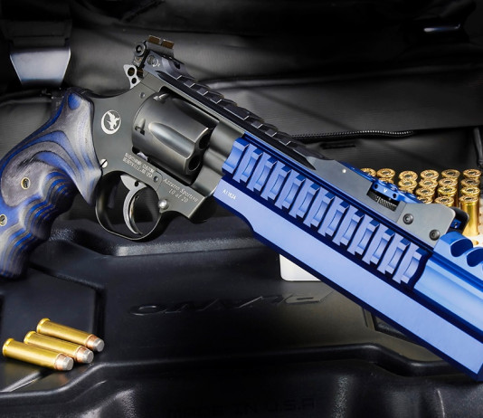 Nighthawk Custom Korth Azzurro Sportivo Limited Edition, il revolver da collezione Nighthawk Custom Korth Azzurro Sportivo Limited Edition, il revolver da collezione