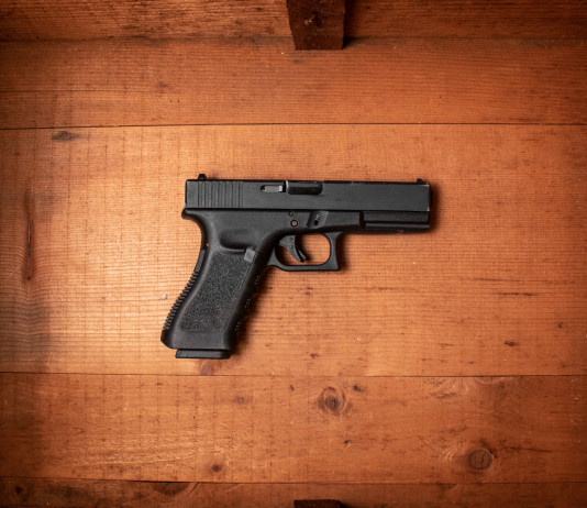 Calibro 9×19 mm e armi in collezione: che si fa col 9×21 Imi? Calibro 9x19 mm e armi in collezione: pistola in scatola di legno