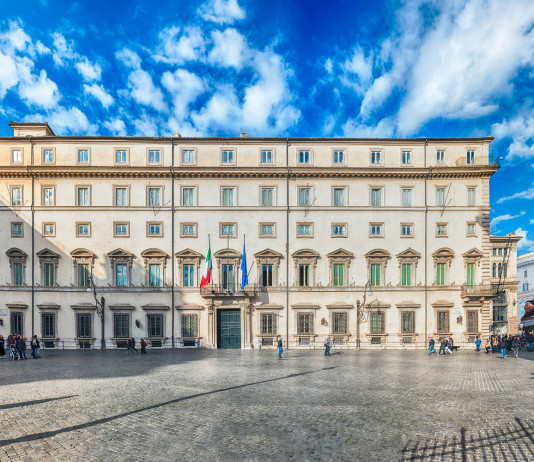 Validità del porto d’armi e stato d’emergenza: si torna alla normalità Validità del porto d’armi e stato d’emergenza: facciata di palazzo chigi, sede del governo italiano