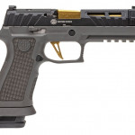 da destra, la Sig Custom P320 Spectre Comp