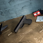mostrine dell’esercito austriaco e pistola glock p80 in edizione limitata