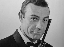 Le iniziative di Paganini a Eos ’22 Le iniziative di Paganini e Eos ’22: Sean Connery-James Bond con pistola