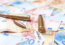 Valore del settore armiero: i dati di Eos ’22 Valore del settore armiero: tre proiettili su banconote