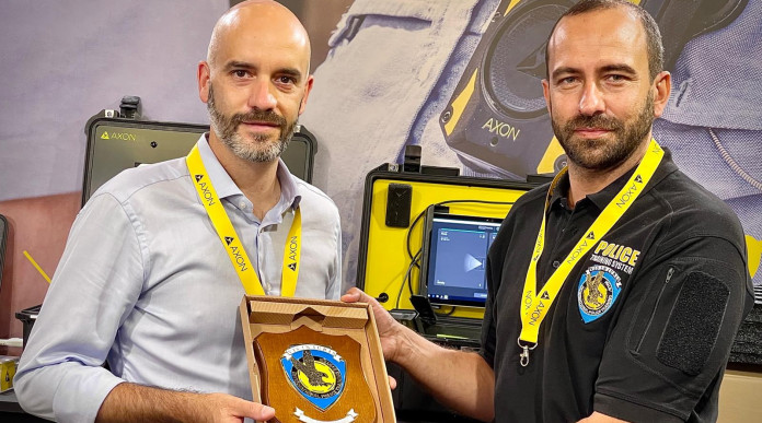 Taser alle forze dell’ordine, accordo Axon-International police training system