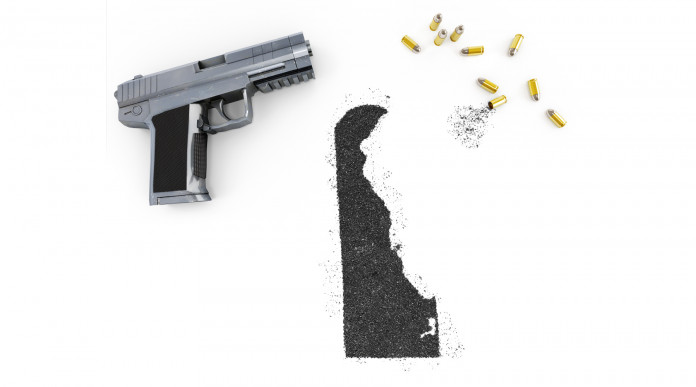 Armi d’assalto e caricatori ad alta capacità: mappa del delaware realizzata con polvere da sparo, pistola con munizioni