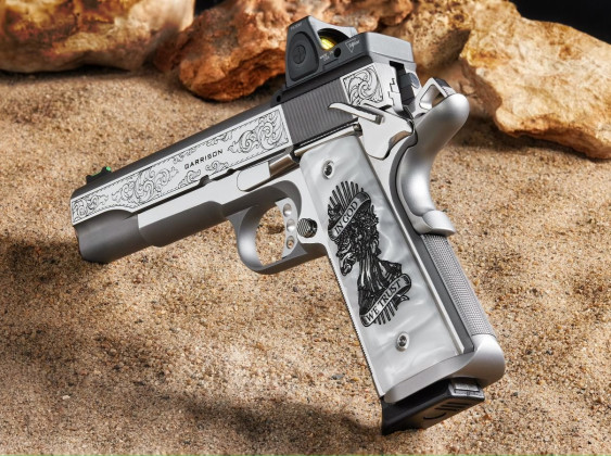 lato sinistro della pistola custom springfield armory garrison