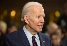 Armi in America, i prossimi obiettivi di Biden Armi in America: Joe Biden, presidente degli Stati Uniti, in primo piano