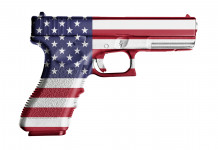 Background check: i numeri a metà 2022 Background check: pistola con bandiera americana