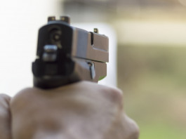 Campionato italiano di tiro rapido sportivo: la data della finale Campionato italiano di tiro rapido sportivo: pistola impugnata verso bersaglio