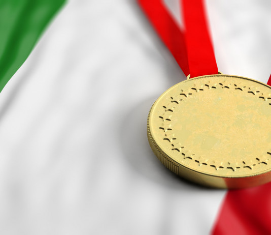 Coppa del mondo di tiro a segno: finalmente oro per l’Italia Coppa del mondo di tiro a segno: medaglia d'oro su bandiera italiana