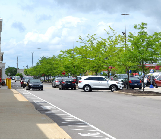 Giovane armato ferma mass shooting a Greenwood Giovane armato ferma mass shooting a Greenwood