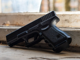 Incauta custodia dell’arma: la sentenza del Consiglio di Stato Incauta custodia dell’arma: pistola appoggiata vicino a finestra