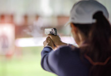 Tiro a segno per i giovani, il programma del Tsn di Cerea Tiro a segno per i giovani: ragazza impugna pistola per sparare a bersaglio