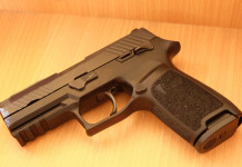 Furto di un’arma e incauta custodia: la sentenza Furto di un’arma e incauta custodia: pistola in cassetto di scrivania di legno