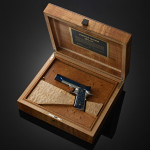all’interno del case cabot guns aphrodite