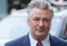 Incidente mortale sul set di Rust, accordo in sede civile Incidente mortale sul set di Rust: Alec Baldwin