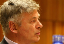 Incidente sul set di Rust, la denuncia di Baldwin Incidente sul set di Rust, la denuncia di Baldwin