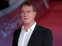 La satira sulle armi in Boris 4 La satira sulle armi in Boris 4: Corrado Guzzanti sul red carpet