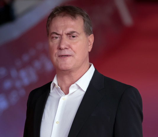 La satira sulle armi in Boris 4 La satira sulle armi in Boris 4: Corrado Guzzanti sul red carpet