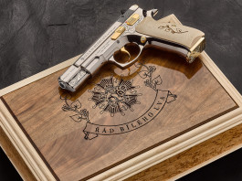 Cz 75 Order of the white lion #001, all’asta la pistola da collezione Cz 75 Order of the white lion 001, all’asta la pistola da collezione