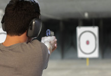 La strage di Fidene e il noleggio di armi La strage di Fidene e il noleggio di armi: interno di un poligono con tiratore sulla linea di tiro