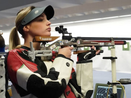 Modificato il regolamento Issf di carabina Modificato il regolamento Issf di carabina: tiratrice con carabina Pardini
