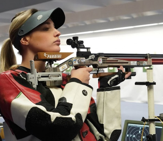 Modificato il regolamento Issf di carabina Modificato il regolamento Issf di carabina: tiratrice con carabina Pardini