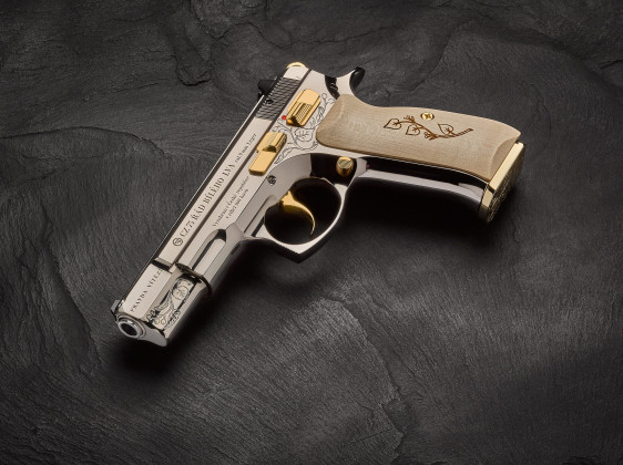 ambientata, la Cz 75 Order of the white lion