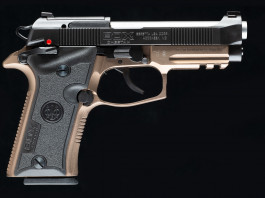 La pistola Beretta 80X Cheetah Launch Edition in Italia La pistola Beretta 80X Cheetah Launch Edition in Italia