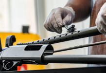 Online il corso Conarmi per diventare armiere o armaiolo Online il corso Conarmi per diventare armiere o armaiolo: armaiolo lavora su carabina