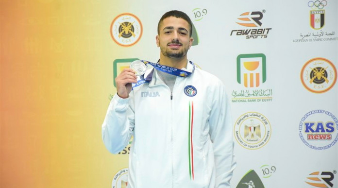 Coppa del mondo di tiro a segno, medaglia per l’Italia: Paolo Monna con la medaglia d'argento