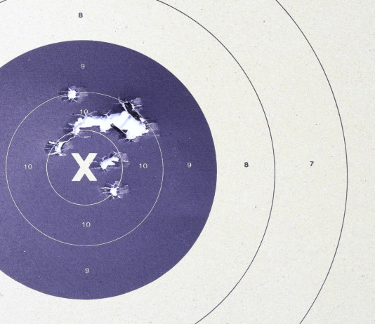 Costantino Vespasiano (Uits) difende il tiro a segno Costantino Vespasiano (Uits) difende il tiro a segno: bersaglio per tiro a segno