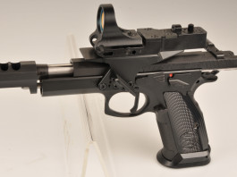 Cz 75 Ts Czechmate, un amico tra gli stage Cz 75 Ts Czechmate, un amico tra gli stage