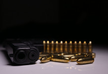 Mancato rinnovo della licenza e ritiro delle armi: la sentenza Mancato rinnovo della licenza e ritiro delle armi: pistola glock con munizioni