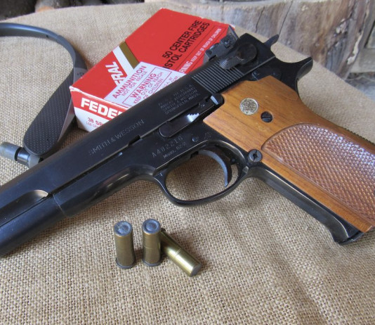 Smith & Wesson 52-2, un gioiellino di giochino