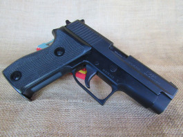 Sig Sauer P225 cal. 7,65 Para, profeta in patria