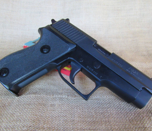 Sig Sauer P225 cal. 7,65 Para, profeta in patria