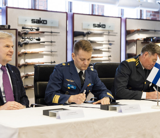 Accordo tra Sako e forze armate di Svezia e Finlandia Accordo tra Sako e forze armate di Svezia e Finlandia